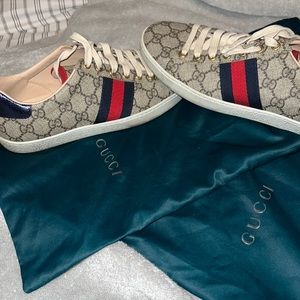 Gucci sneakers like new